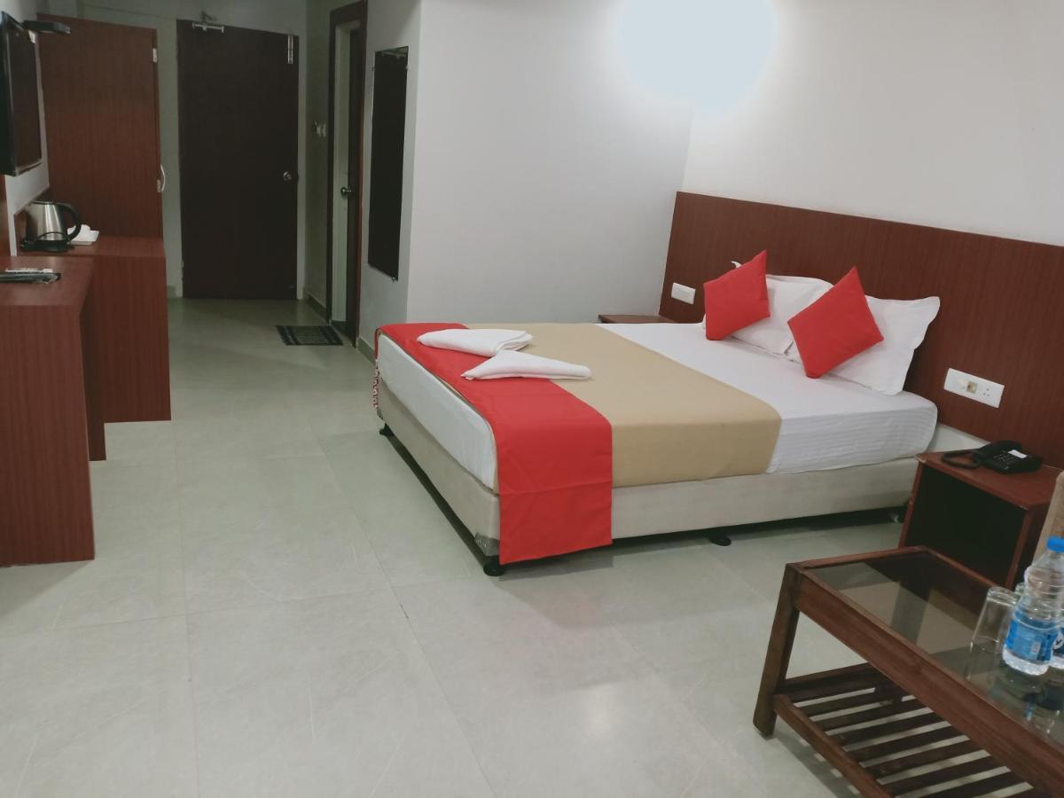 Hotel Janaki Pride Purî Extérieur photo