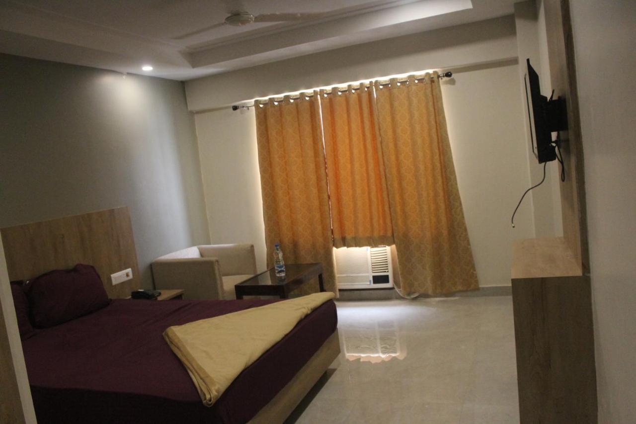 Hotel Janaki Pride Purî Extérieur photo