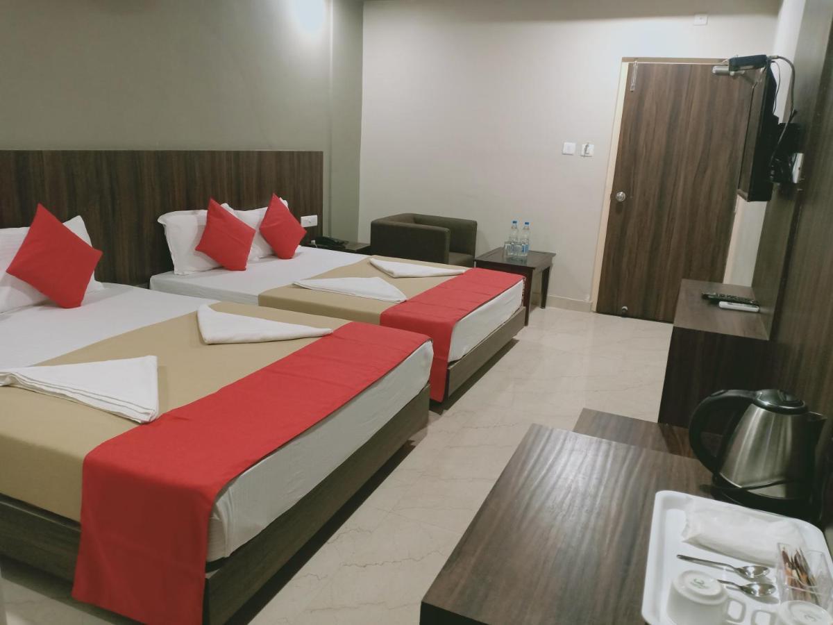 Hotel Janaki Pride Purî Extérieur photo