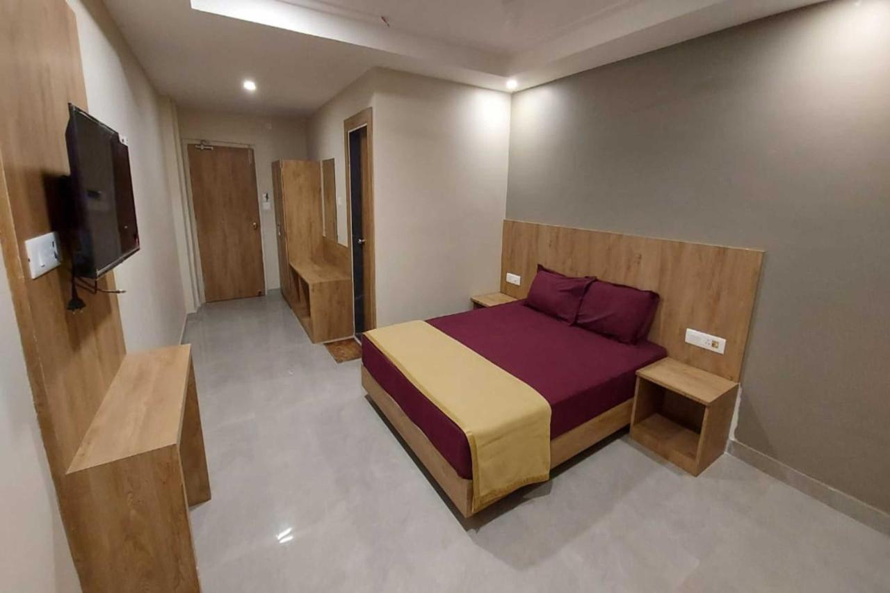 Hotel Janaki Pride Purî Extérieur photo