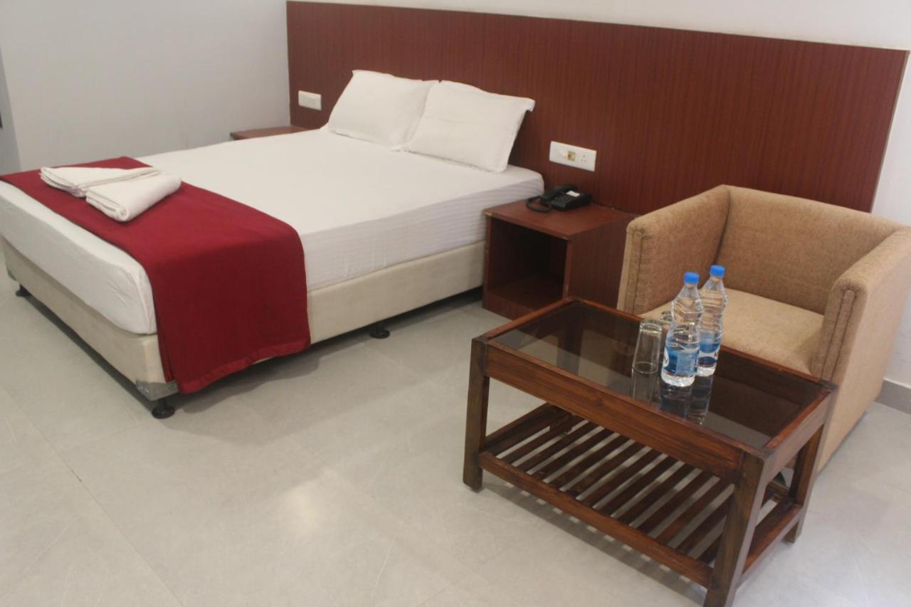 Hotel Janaki Pride Purî Extérieur photo