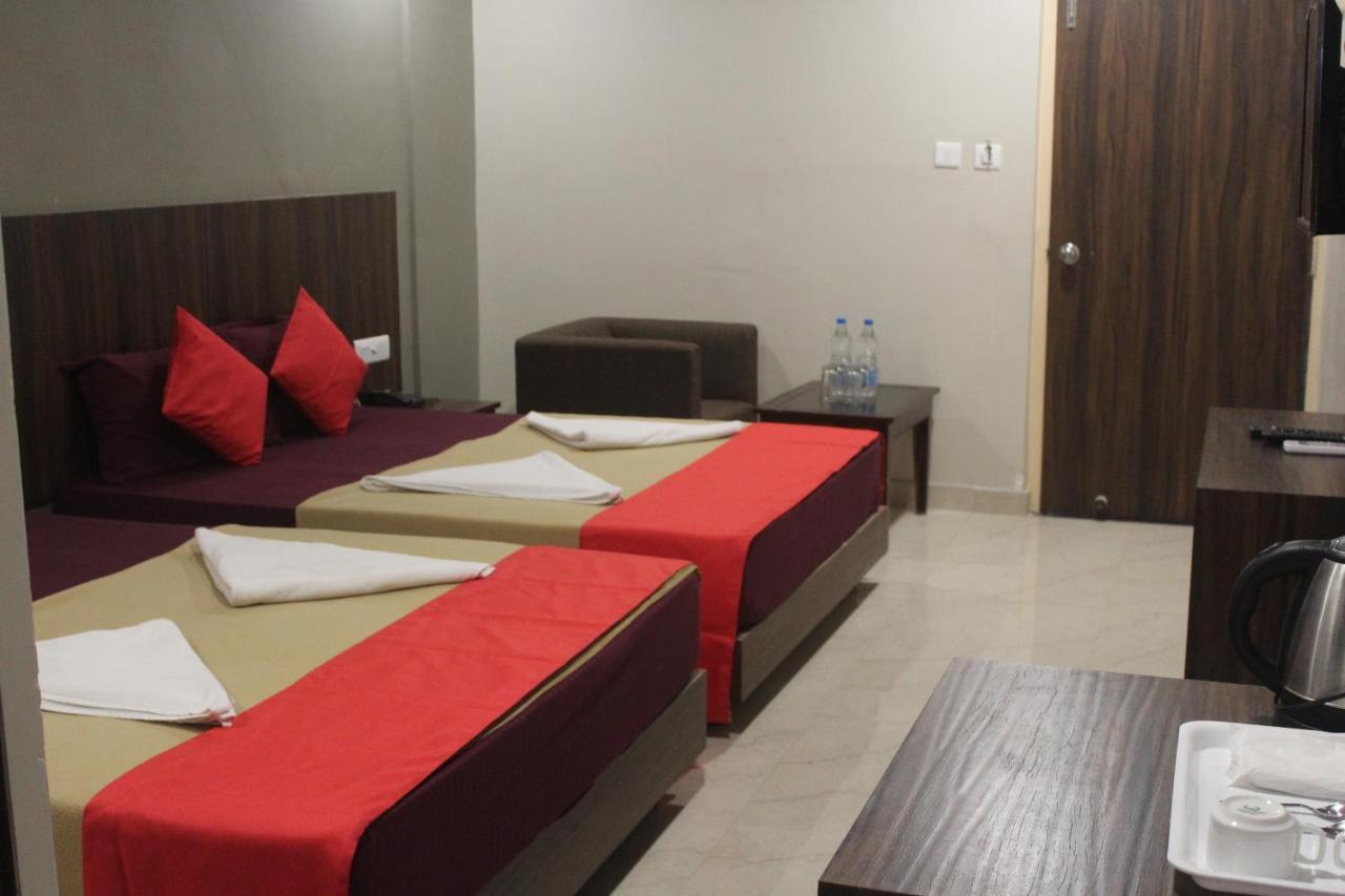 Hotel Janaki Pride Purî Extérieur photo