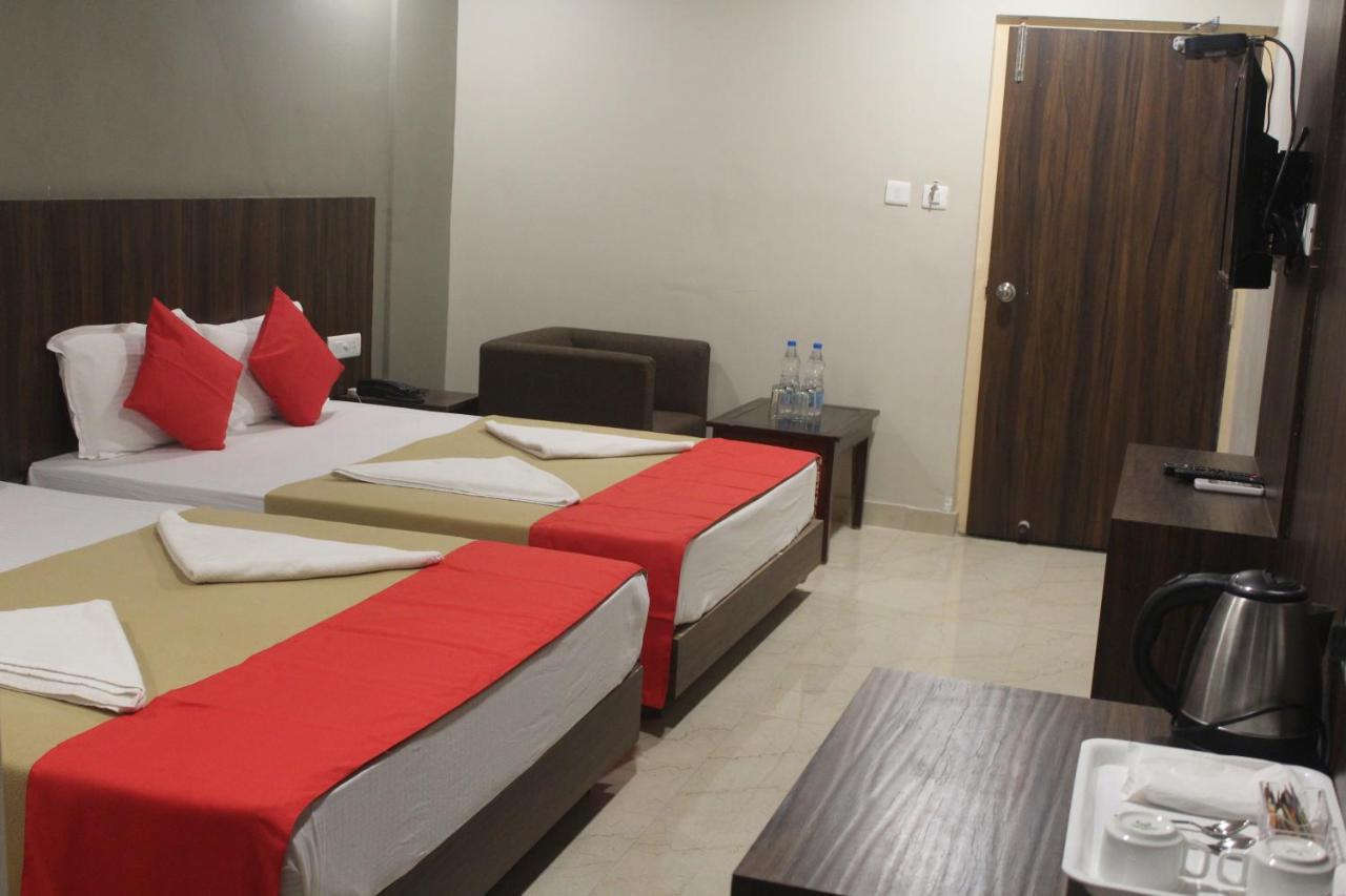 Hotel Janaki Pride Purî Extérieur photo