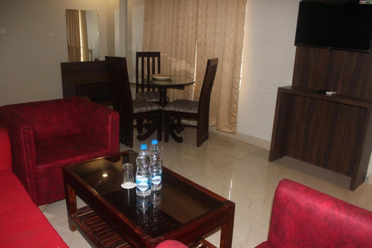 Hotel Janaki Pride Purî Extérieur photo